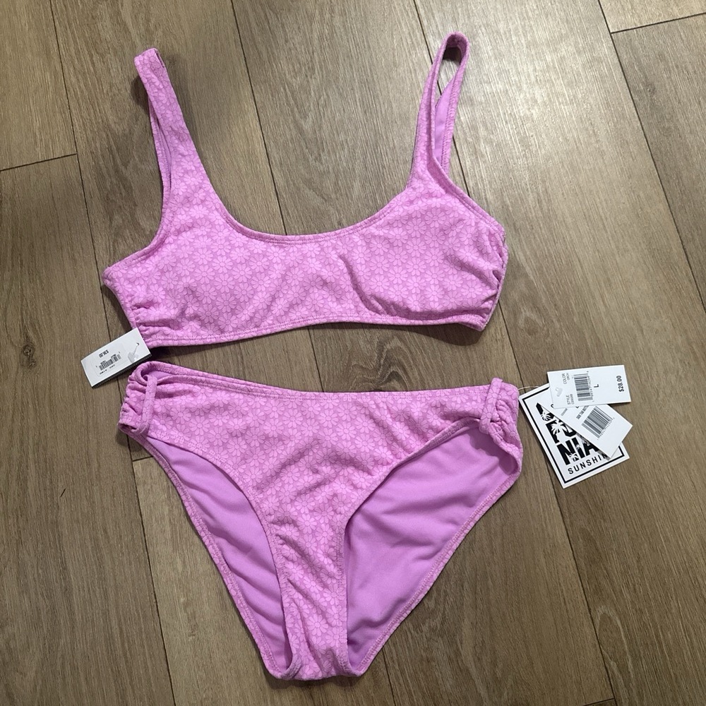 California Sunshine Junior's 2 Piece Floral Daisy Pattern Bikini Large‎ Pink NWT
